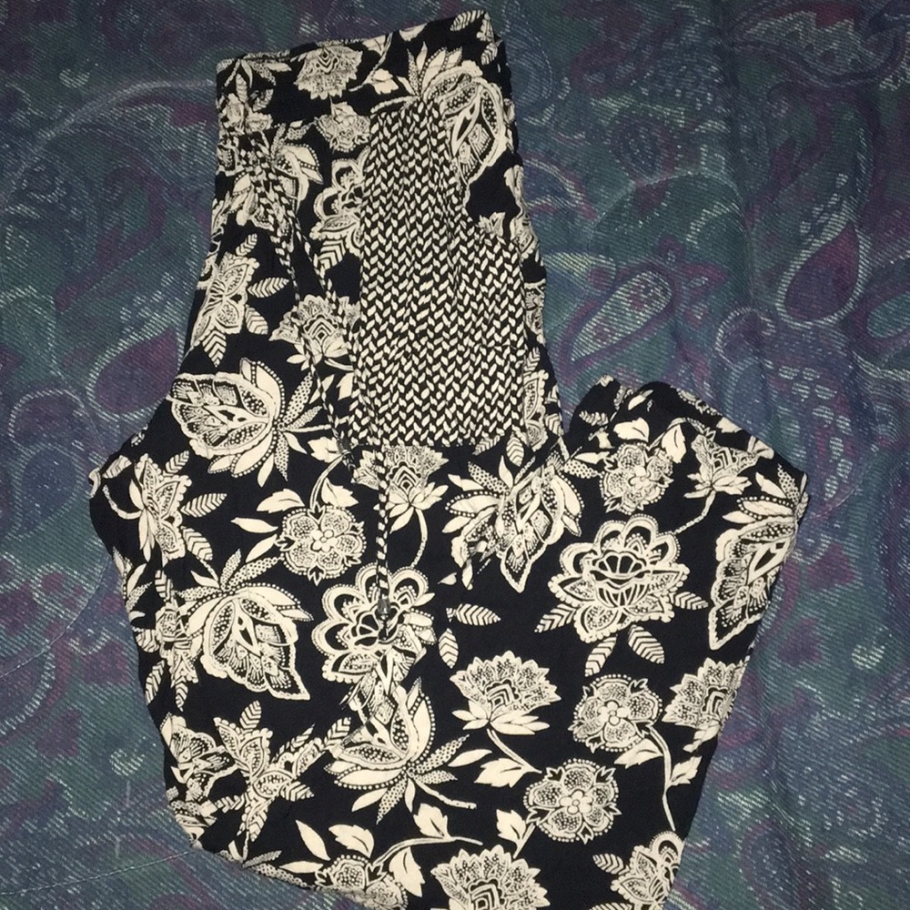 American Eagle Jogger-style pants